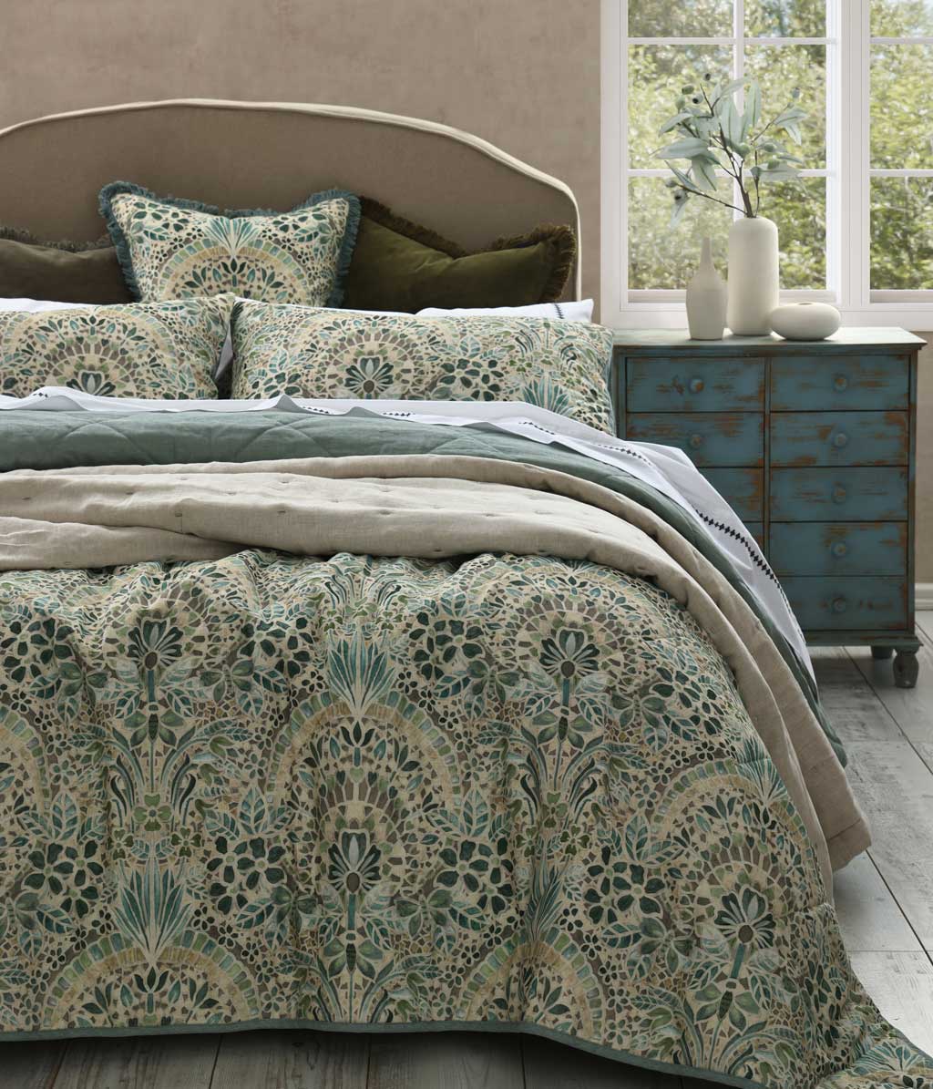 Andora Bedspread Set