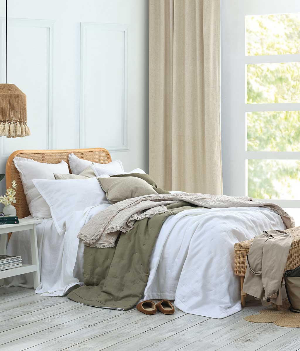 Laundered Linen White Bedspread Set
