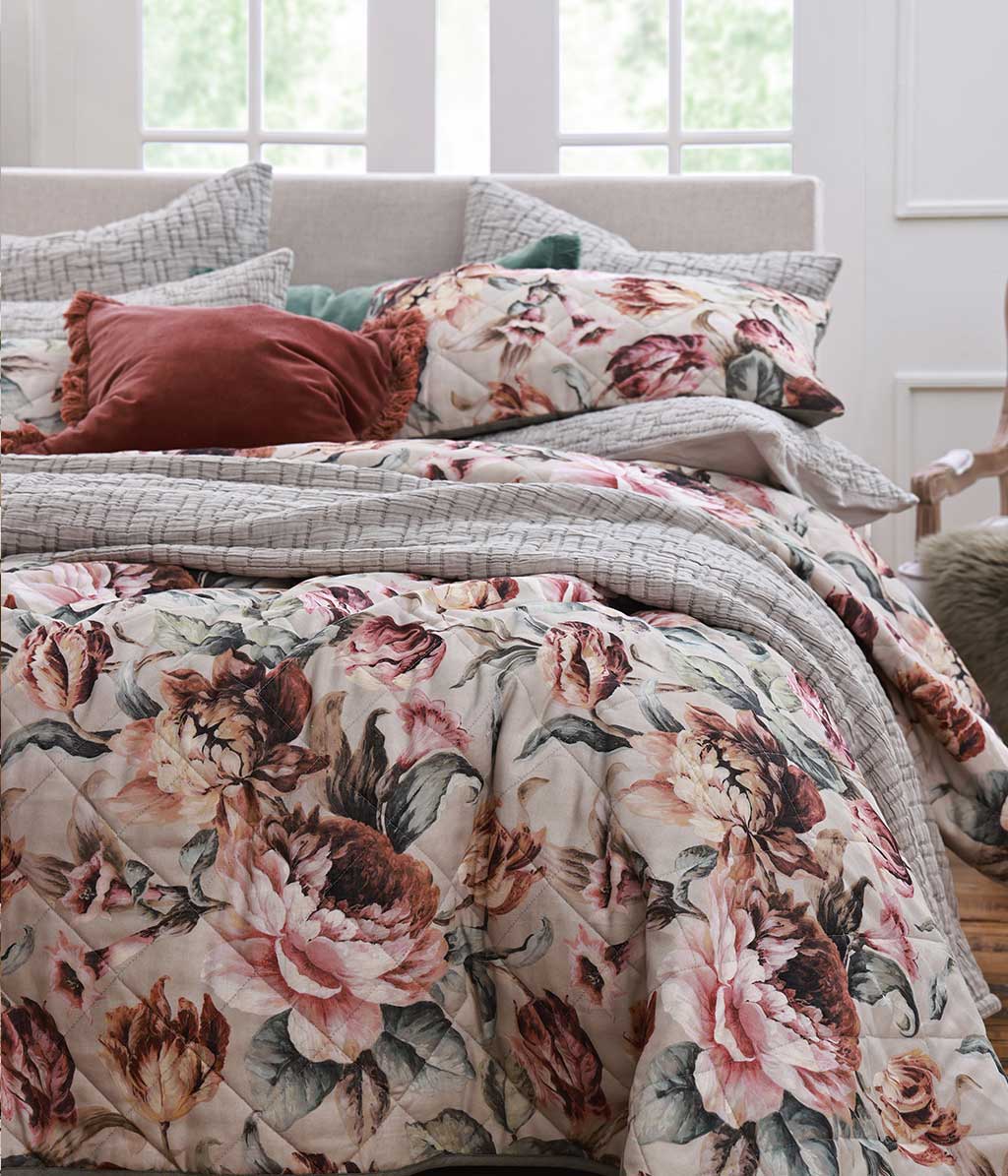 Maxima Bedspread
