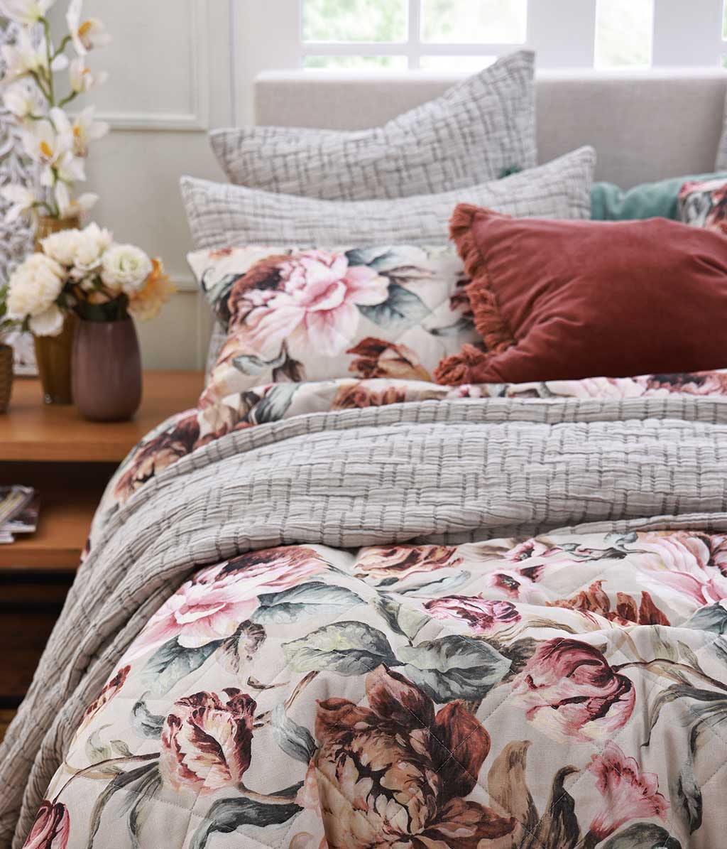 Maxima Bedspread
