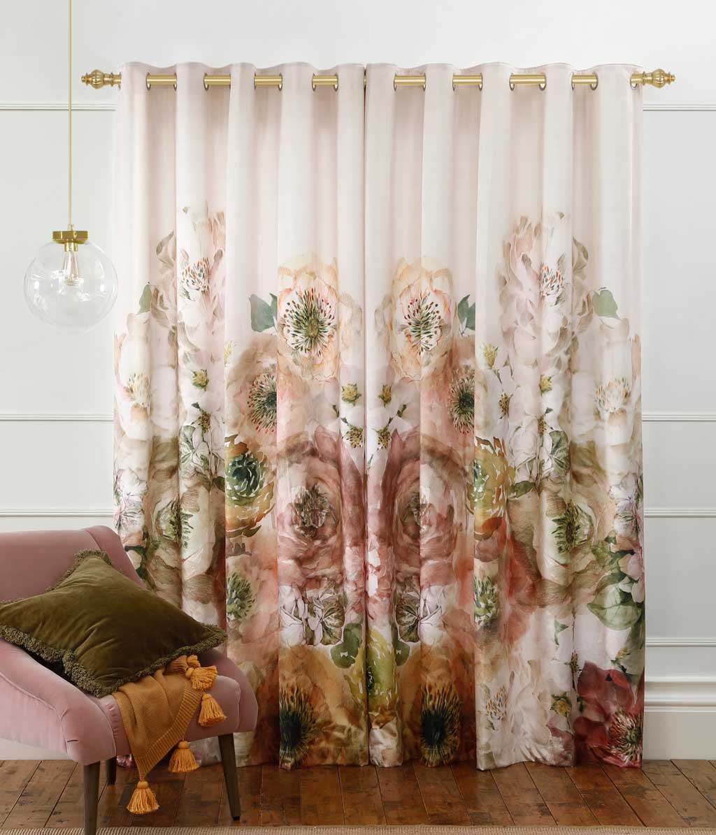Arlette Curtain