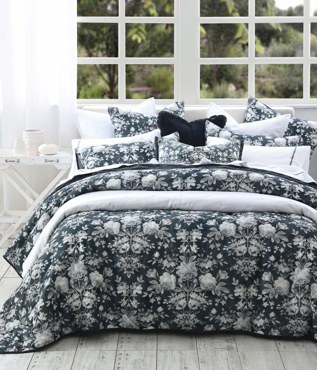 Georgie Bedspread Set