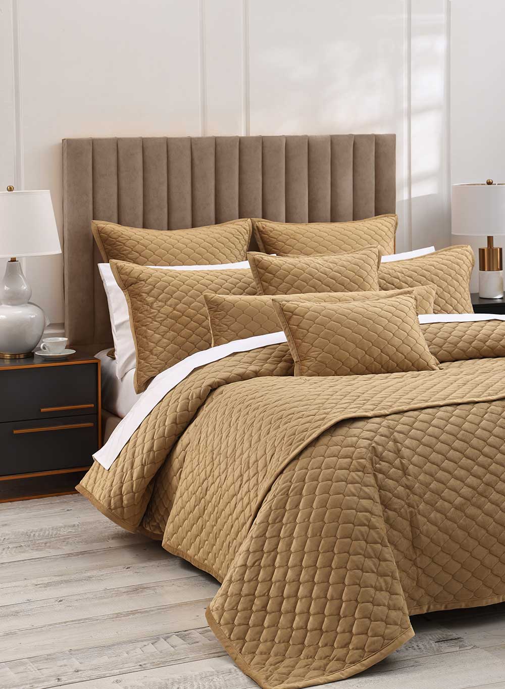 Turner Bedspread Set Gold