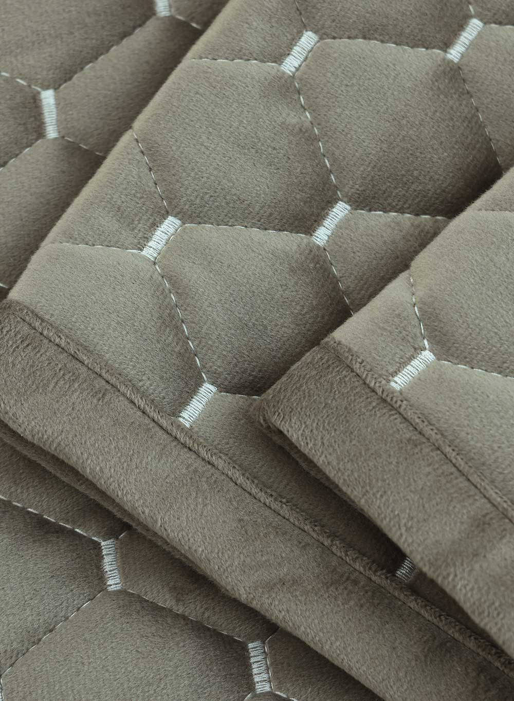 Turner Bedspread Set Oak