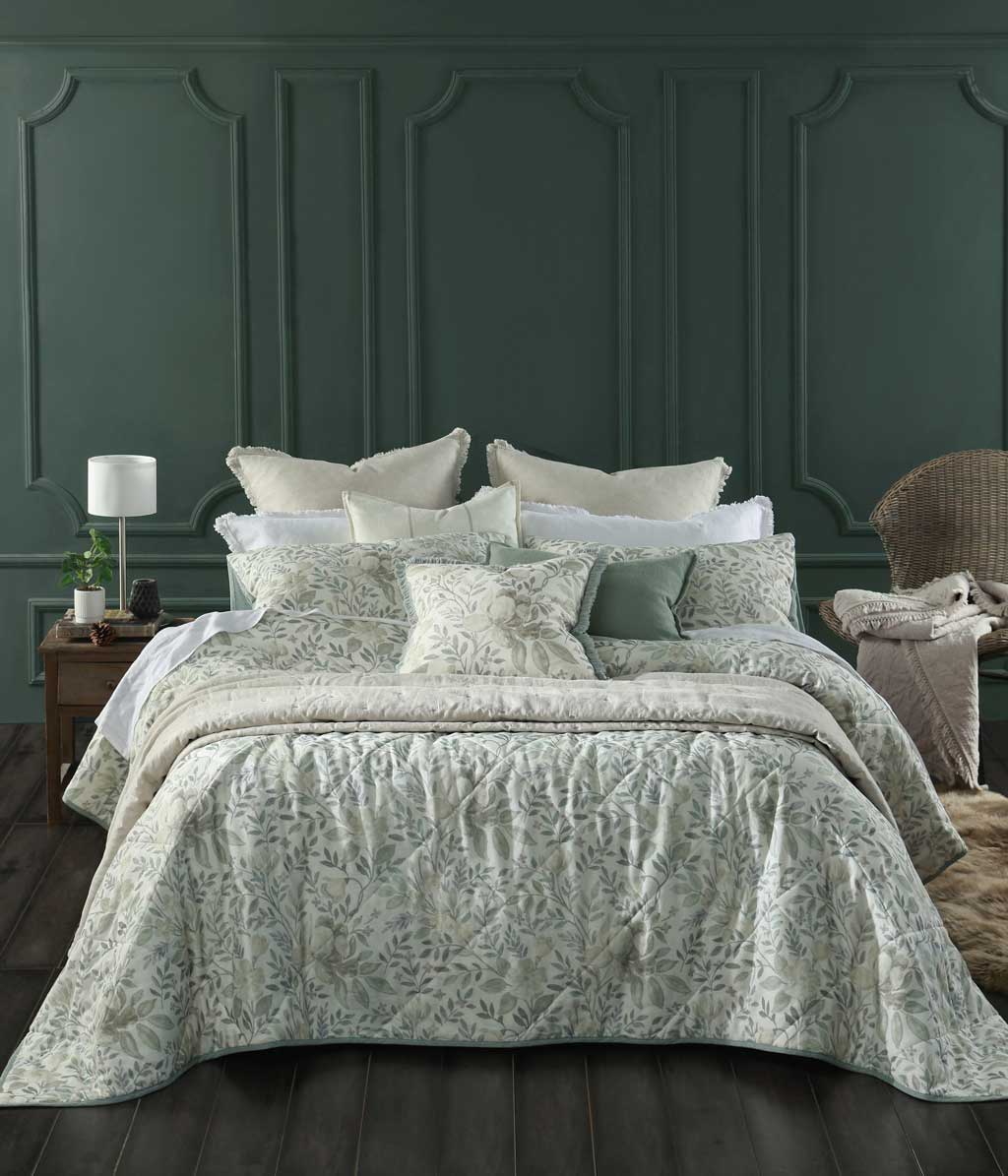 Whisper Bedspread Set