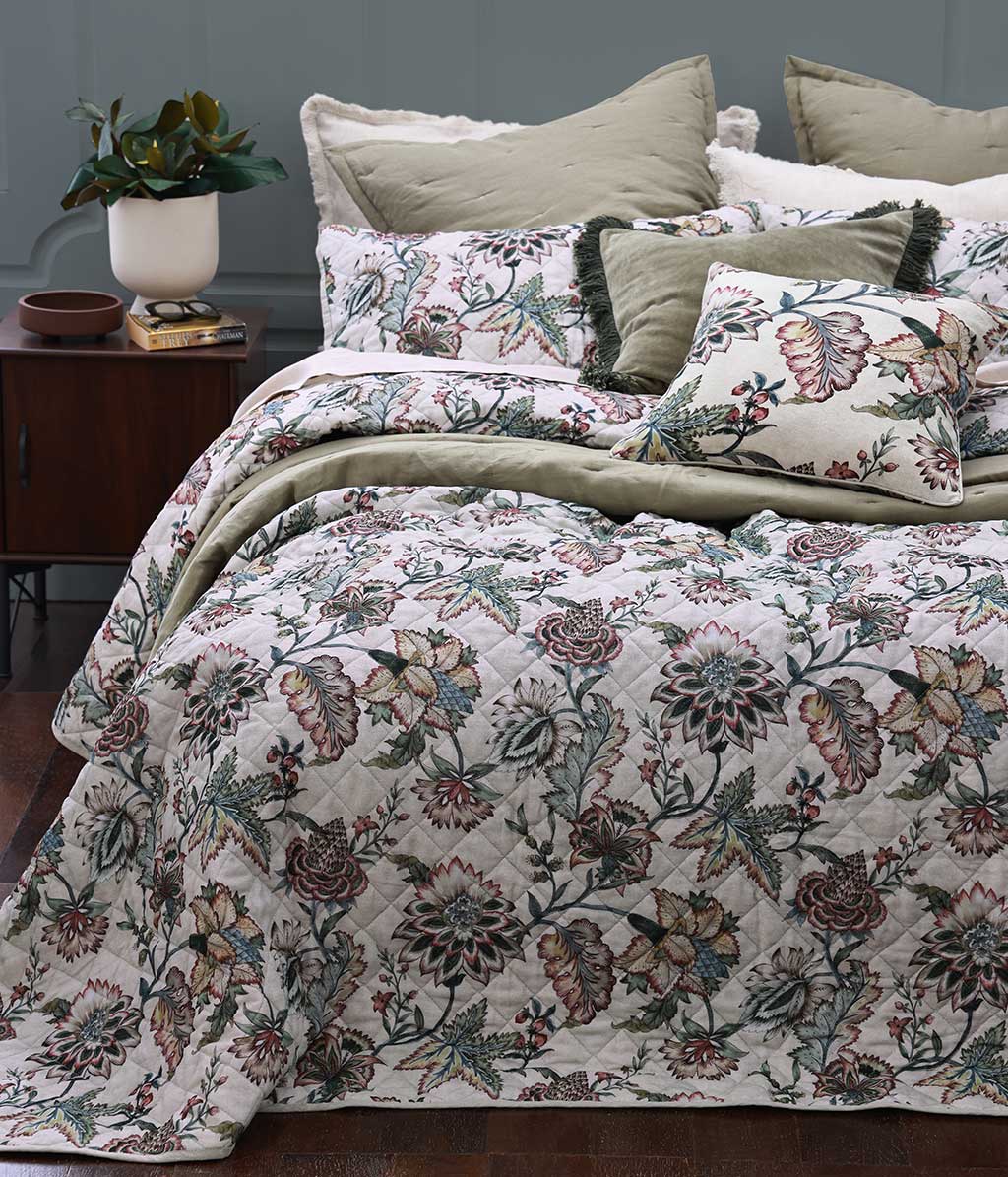 Cordelia Bedspread Set