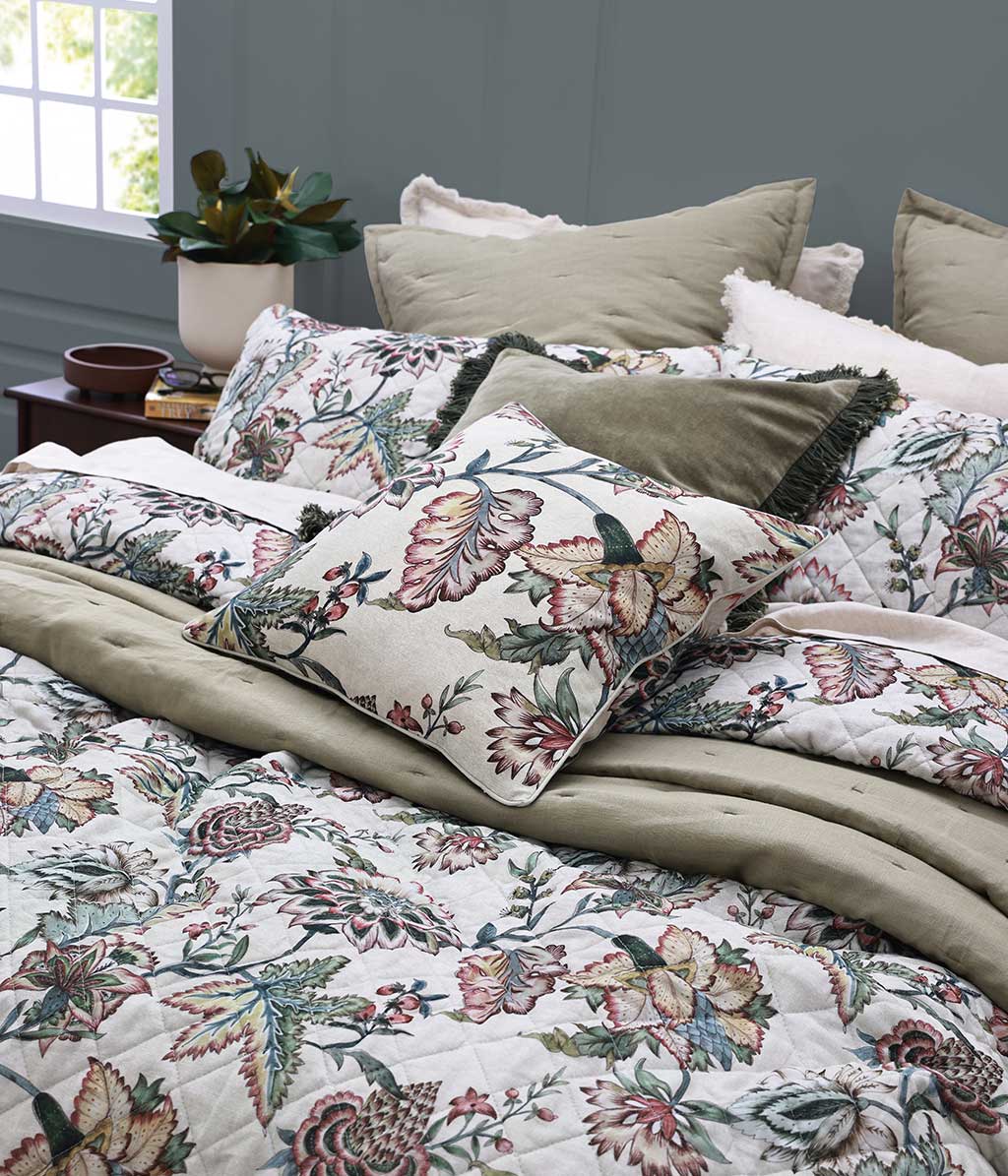 Cordelia Bedspread Set