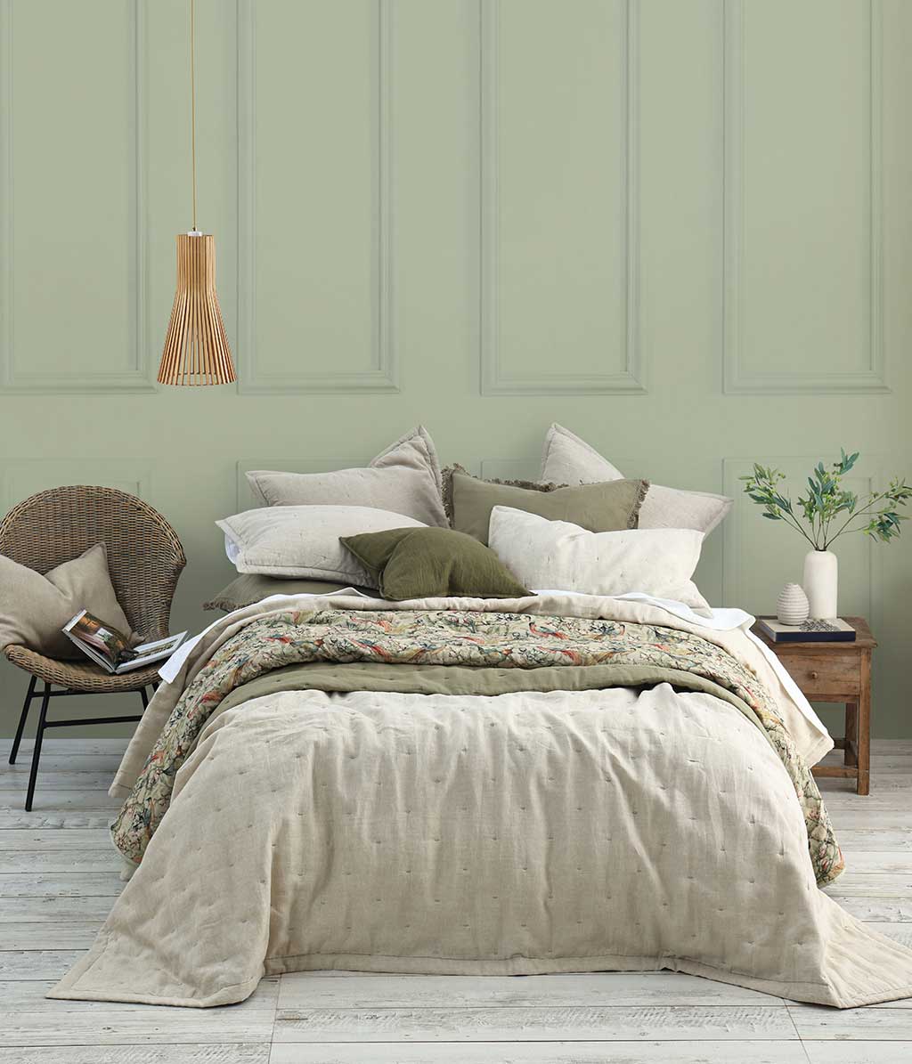 Laundered Linen Natural Bedspread Set