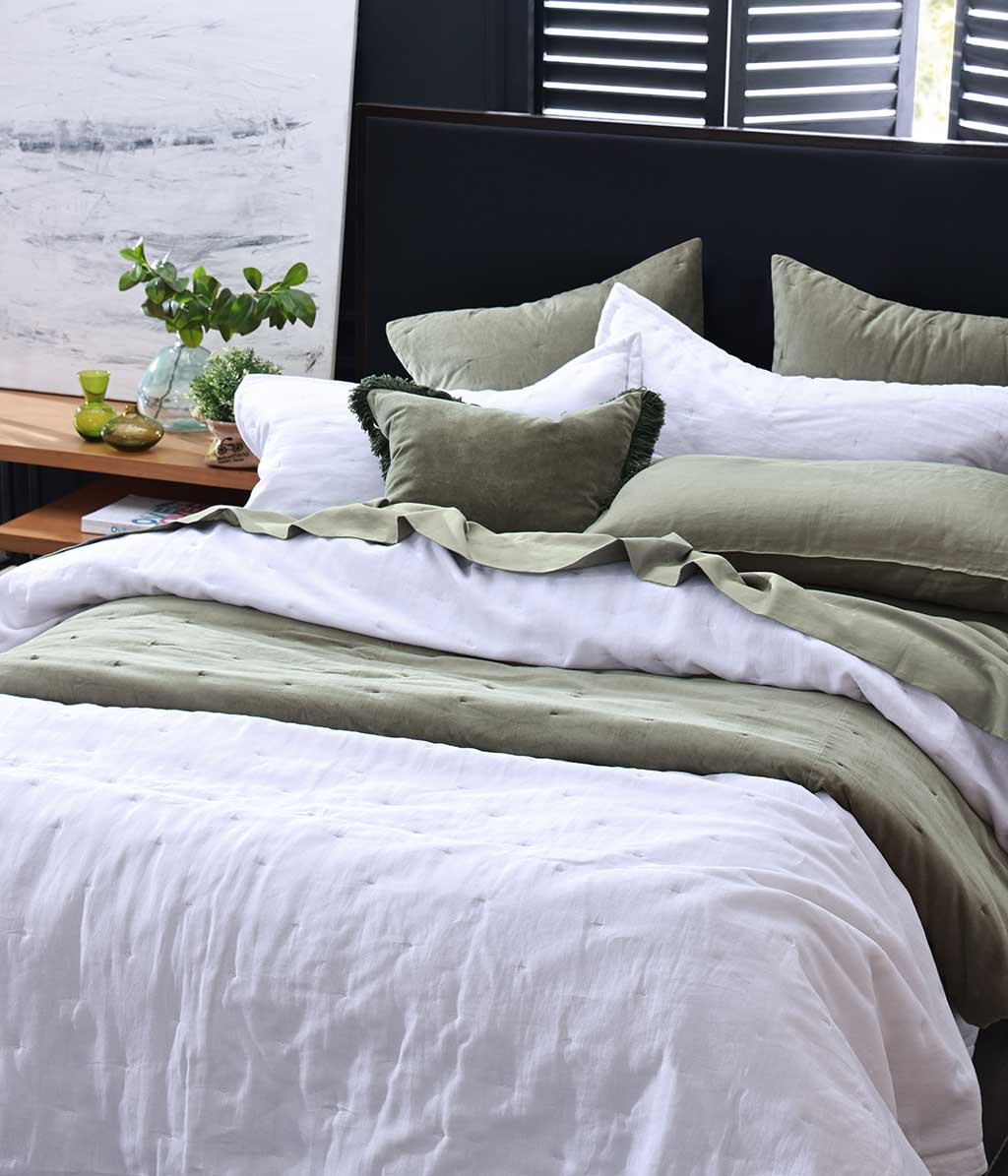 Laundered Linen White Bedspread Set