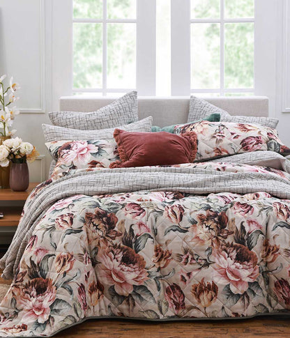 Maxima Bedspread