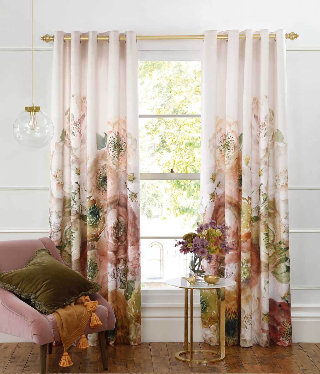 Arlette Curtain